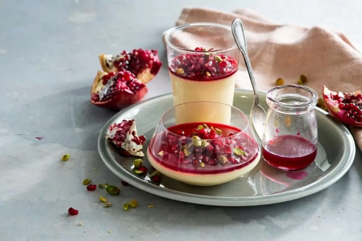 طرز تهیه پودینگ انار؛ دسری متفاوت برای شب یلدا