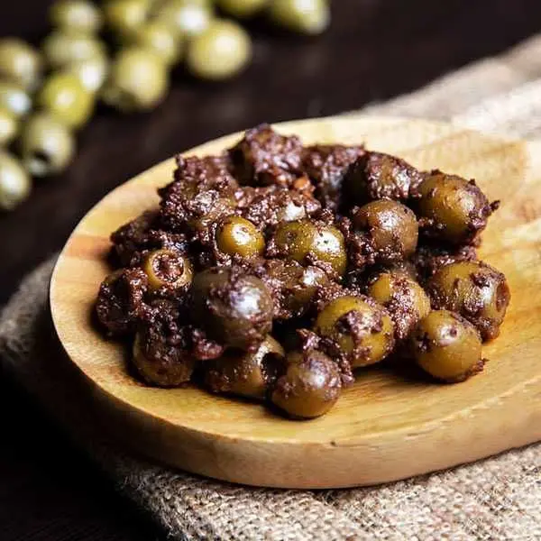 طرز تهیه زیتون پرورده به روشی ساده در خانه