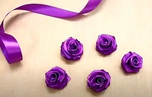 (ویدئو) با روبان این گل های رز زیبا رو درست کن، خیلی ساده