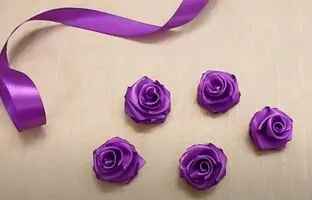 (ویدئو) با روبان این گل های رز زیبا رو درست کن، خیلی ساده