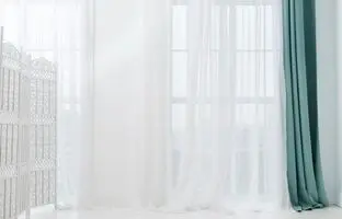 روش شستن پرده های توری با دست و ماشین لباسشویی