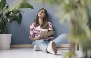 با خواندن این 4 کتاب‌ می‌توانیم استرس و رنجمان را کنترل کنیم؟