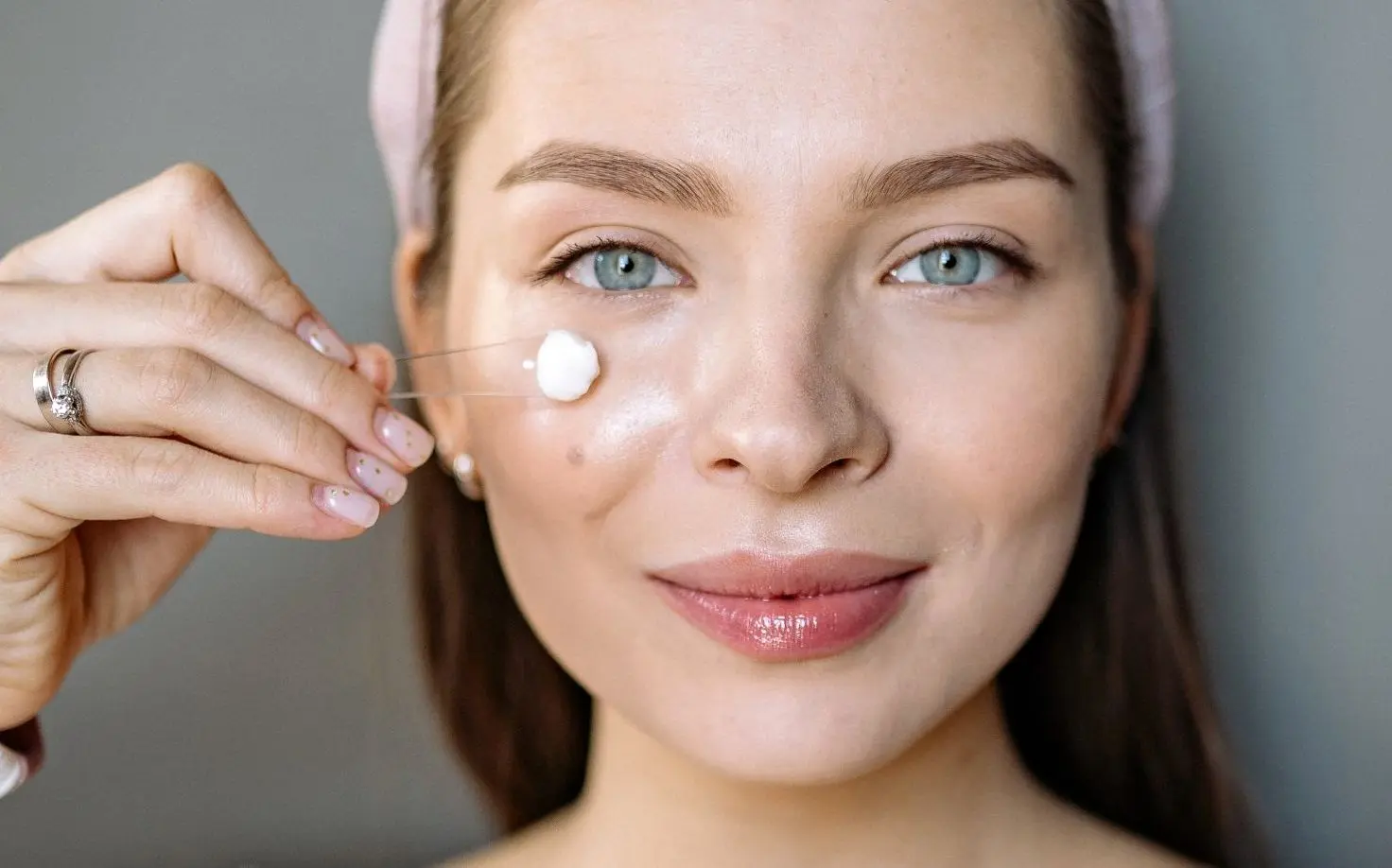 با این کرم های دور چشم کُره ای با چروک اطراف چشم خداحافظی کن!