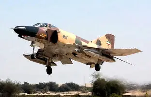 (ویدئو) لحظاتی از تیک اف دیدنی فانتوم اف ۴ در پایگاه بوشهر