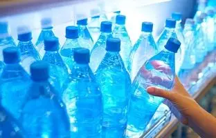 واقعیت هولناک آب معدنی/ با هر جرعه چه چیزی وارد بدنمان می‌کنیم؟