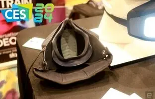 با این ماسک به راحتی‌ در کتابخانه با تلفن صحبت کنید
