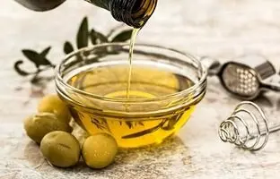 با این ۸ روغن طول عمر خود را بیشتر کنید