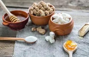 ۴ مورد از بهترین جایگزین‌های قند در کنار چای