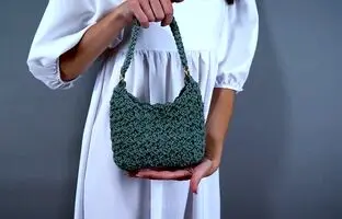 (ویدئو) آموزش بافتنی: برای خودت این کیف زیبا رو بباف
