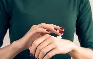 شش اشتباه رایجی که موجب خشکی پوست دست می شود