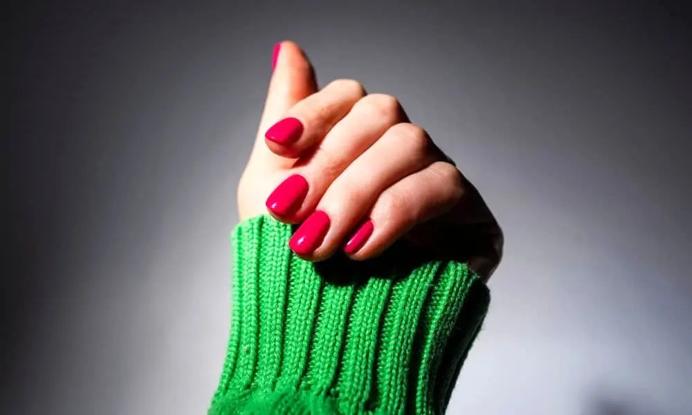 بهترین روش های درمان خانگی ناخن های آسیب دیده در اثر کاشت