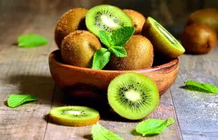 کیوی؛ سوپر فودی که در حفظ سلامتی معجزه می کند!