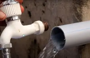 (ویدئو) یک روش ساده و سریع برای وصل کردن شیر آب کوچک به لوله آب بزرگ