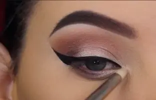 آموزش قدم به قدم سایه چشم برای مبتدی ها در ۷ مرحله