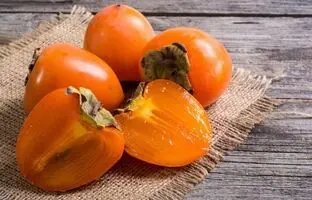 (ویدئو) ساده ترین روش کاشت خرمالو در گلدان از طریق هسته