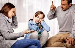 پدر و مادر عزیز! این رفتارهای سمی را کنار بگذارید!