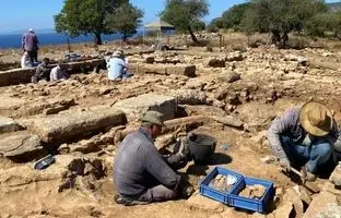 کشف حیرت انگیز گنج «سکّه‌های هخامنشی» در یک کوزه + تصاویر
