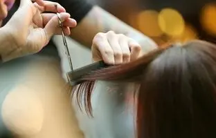 بهترین زمان کوتاه کردن مو برای رشد بیشتر