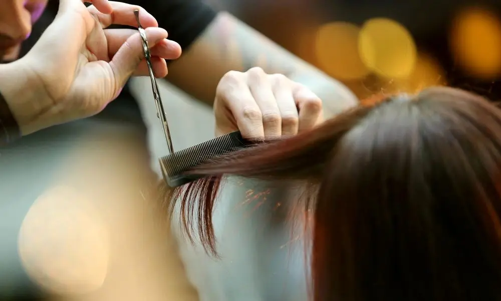 بهترین زمان کوتاه کردن مو برای رشد بیشتر
