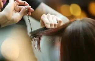 بهترین زمان کوتاه کردن مو برای رشد بیشتر