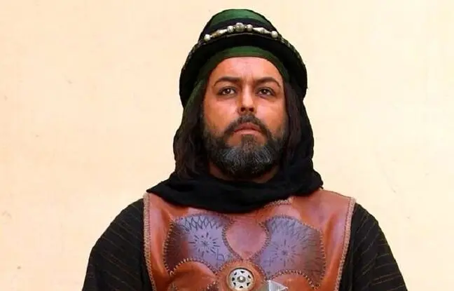 لحظۀ پرتاب چاقو توسط «زائده» در پشت صحنه «مختارنامه»