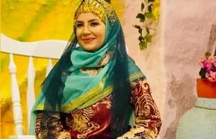 لحظه عجیب پیچ خوردن پای مجری زن حین ضبط برنامه و درد کشیدن او در پشت صحنه + ویدئو