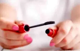 ترفندهای جذاب برای جلوگیری از خشک شدن ریمل