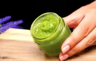 (ویدئو) چطور در خانه یک ماسک کلاژن طبیعی درست کنیم؟