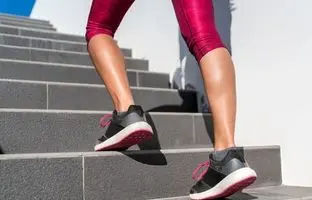 اگه نمی تونی راحت از پله بالا بری این تمرینات ورزشی رو انجام بده!