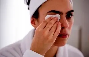 اگه می‌خوای یه آرایش خوب و پوست سالم داشته باشی قبلش این کارارو انجام بده!