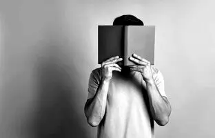 5 کتاب برای افرادی کم‌رو که نمی‌خواهند به عیددیدنی بروند