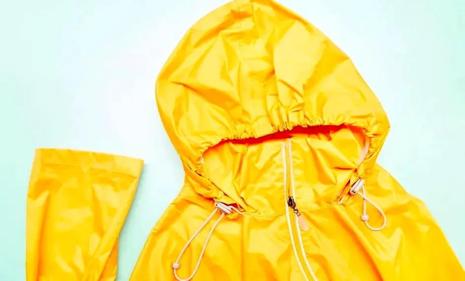 نحوه شستشوی بارانی و کاپشن ضدآب رو بلدی؟