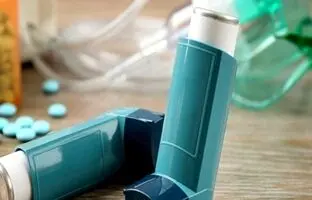 روش صحیح استفاده از اسپری های تنفسی/ نکات مهم برای مصرف بیش از یک پاف در هر بار مصرف