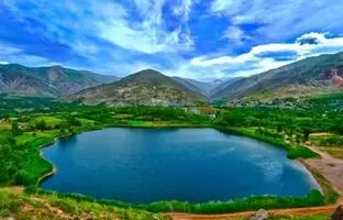 چرا آب دریاچه‌ها در زمین فرو نمی‌رود؟