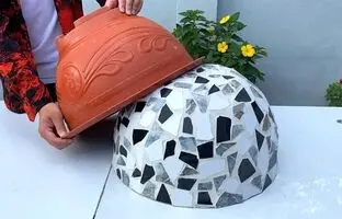 (ویدئو) یک روش کم هزینه و ساده برای ساخت گلدان با سیمان و کاشی شکسته