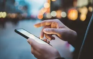 راه جدید دزدیدن اطلاعات موبایل با سنسور نور گوشی