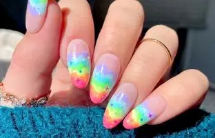 زیباترین مدل های طراحی ناخن آبنباتی با طعمی شیرین و دوست داشتنی!