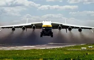 (ویدئو) نتیجه یک شوخی جنجالی داخل هواپیما؛ اسکورت سریع جنگنده‌ها!