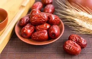 ۴ روش‌ طلایی برای تشخیص عناب تازه و مرغوب