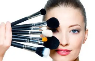 با انواع براش آرایشی و کاربرد هرکدام آشنا شوید