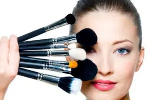با انواع براش آرایشی و کاربرد هرکدام آشنا شوید