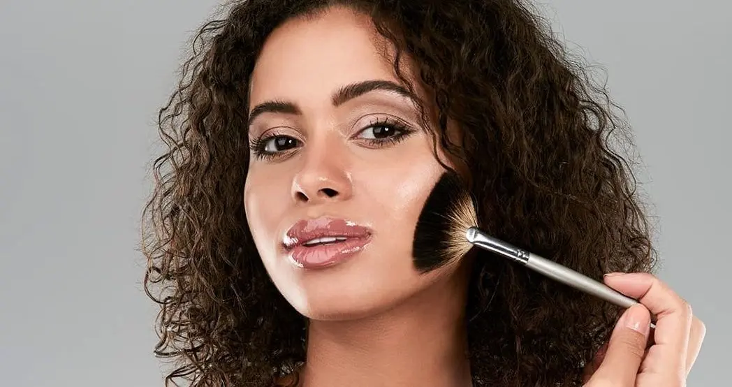 این 8 محصول آرایشی غیر ضروری رو نخر!