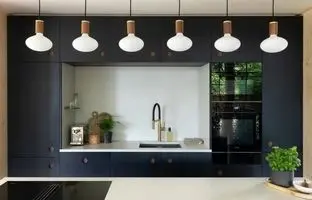 5 ترفند کاربردی برای تمیز نگه داشتن پیشخوان آشپزخانه