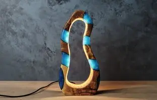 (ویدئو) اگه نجاری بلدی با یه تیکه چوب و اپوکسی این چراغ شبخواب مدرن رو بساز
