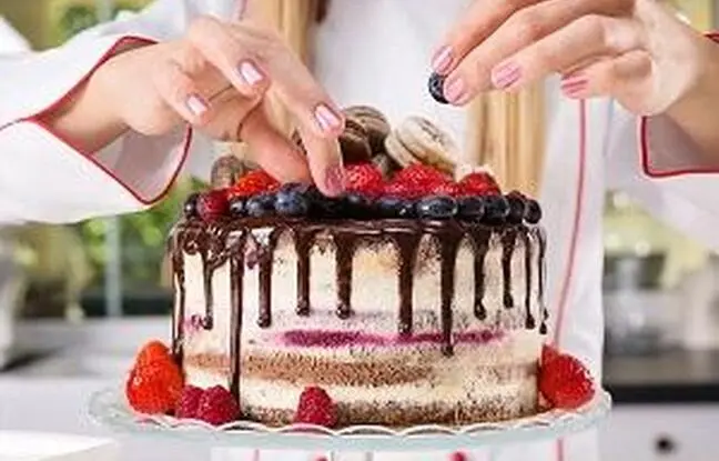ایده‌های مدرن 2024 در تزیین کیک تولد خانگی