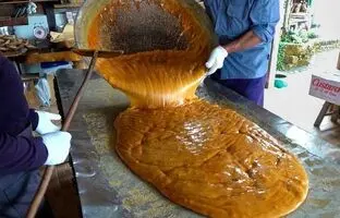 (ویدئو) فرآیند فرآوری نیشکر و تولید شکر قهوه ای سنتی توسط روستائیان تایوانی