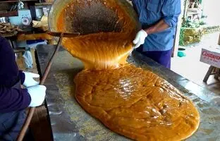 (ویدئو) فرآیند فرآوری نیشکر و تولید شکر قهوه ای سنتی توسط روستائیان تایوانی