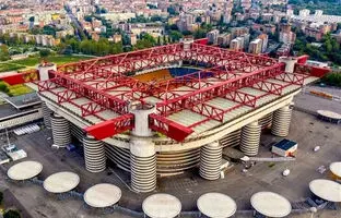 (ویدئو) پله های منحصر به فرد این استادیوم به شما توهم چرخیدن می دهد