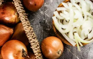 ترفند کاراملی کردن پیاز در عرض یک ربع + آموزش