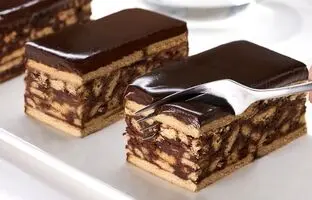 (ویدئو) طرز تهیه کیک شکلاتی در 10 دقیقه